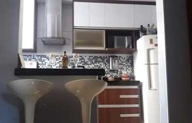 Imagem: O apartamento possui 2 Dormitórios, 1 Banheiro, 1 Vaga na garagem