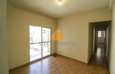 Imagem: O apartamento possui 3 Dormitórios, 1 Banheiro, 1 Vaga na garagem