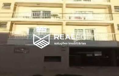 Imagem: A casa possui 1 Dormitório, 1 Banheiro, 1 Vaga na garagem