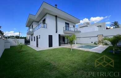 Imagem: A casa em condomínio possui 3 Dormitórios, 4 Banheiros, 4