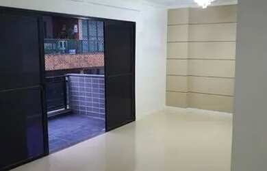 Imagem: O apartamento possui 3 Dormitórios, 1 Banheiro, 2 Vagas na