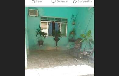 Imagem: A casa possui 2 Dormitórios, 1 Banheiro, 1 Vaga na garagem