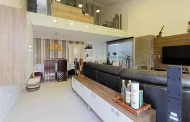 Imagem: A casa possui 3 Dormitórios, 3 Banheiros, 4 Vagas na garagem