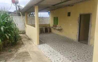 Imagem: A casa possui 2 Dormitórios, 1 Banheiro, 1 Vaga na garagem