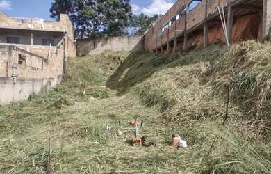 Imagem: O terreno possui 480m² de Área e está localizado em Duque