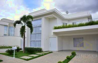 Imagem: A casa em condomínio possui 4 Dormitórios, 5 Banheiros, 4