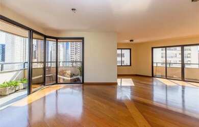 Imagem: O apartamento possui 1 Dormitório, 1 Banheiro, 4 Vagas na garagem