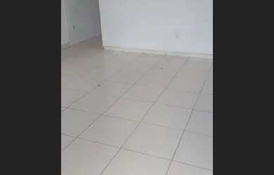 Imagem: A casa possui 3 Dormitórios, 1 Banheiro, 1 Vaga na garagem