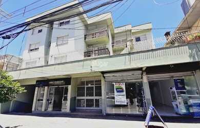 Imagem: O apartamento possui 3 Dormitórios, 1 Banheiro, 1 Vaga na garagem