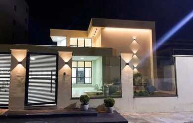 Imagem: A casa em condomínio possui 5 Dormitórios, 5 Banheiros, 5