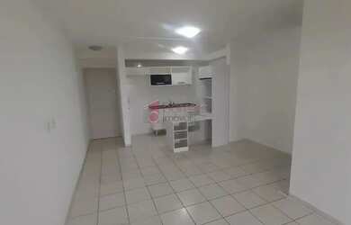 Imagem: O apartamento possui 3 Dormitórios, 1 Banheiro, 1 Vaga na garagem