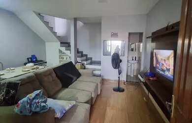 Imagem: A casa possui 3 Dormitórios, 2 Banheiros, 1 Vaga na garagem