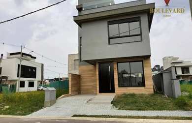 Imagem: A casa em condomínio possui 3 Dormitórios, 4 Banheiros, 1