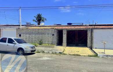 Imagem: A casa possui 3 Dormitórios, 4 Banheiros, 2 Vagas na garagem