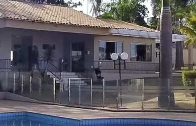 Imagem: A casa em condomínio possui 3 Dormitórios, 2 Banheiros, 2