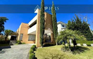 Imagem: A casa em condomínio possui 4 Dormitórios, 5 Banheiros, 3