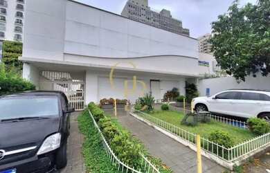 Imagem: O depósito possui 5 Vagas na garagem e 611m² de Área e está