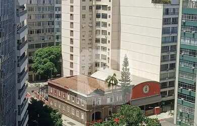 Imagem: O apartamento possui 4 Dormitórios, 2 Banheiros, 1 Vaga na