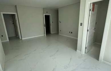 Imagem 11: Próximo ao píer na Meia Praia - Itapema - SC