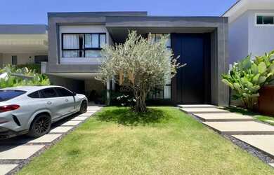 Imagem: A casa em condomínio possui 5 Dormitórios, 5 Banheiros, 4