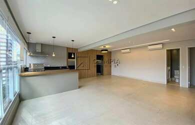 Imagem: O apartamento possui 2 Dormitórios, 2 Banheiros, 2 Vagas na