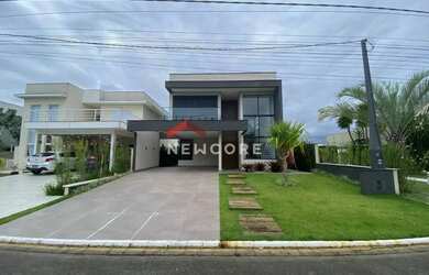 Imagem: A casa em condomínio possui 3 Dormitórios, 4 Banheiros, 2