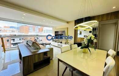 Imagem: O apartamento possui 3 Dormitórios, 2 Banheiros, 2 Vagas na