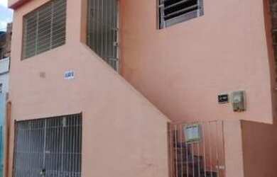 Imagem: A casa possui 2 Dormitórios, 1 Vaga na garagem e 75m² de Área