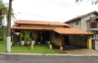 Imagem: A casa em condomínio possui 3 Dormitórios, 3 Banheiros, 2