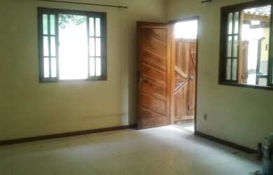 Imagem: A casa possui 2 Dormitórios, 2 Banheiros, 1 Vaga na garagem