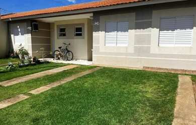 Imagem: A casa em condomínio possui 2 Dormitórios, 1 Banheiro, 2 Vagas