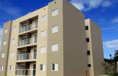 Imagem: O apartamento possui 2 Dormitórios, 1 Banheiro, 1 Vaga na garagem