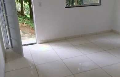 Imagem: A casa possui 2 Dormitórios, 1 Banheiro e está localizado