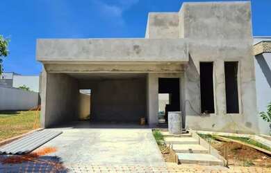 Imagem: A casa em condomínio possui 2 Dormitórios, 3 Banheiros, 4