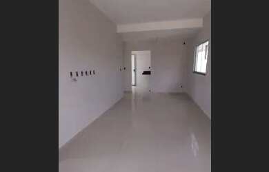 Imagem: A casa possui 4 Dormitórios, 4 Banheiros, 2 Vagas na garagem