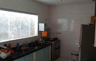 Imagem: A casa em condomínio possui 3 Dormitórios, 1 Banheiro, 4 Vagas