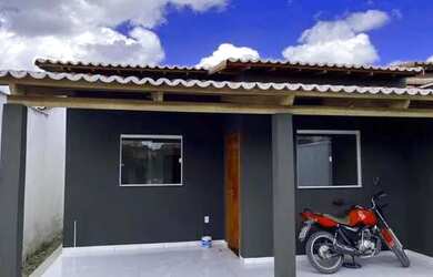 Imagem: A casa possui 2 Dormitórios, 1 Banheiro, 2 Vagas na garagem