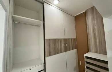 Imagem: A casa possui 4 Dormitórios, 3 Banheiros, 200m² de Área e