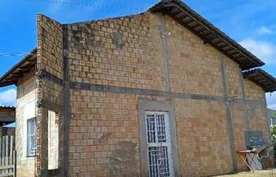 Imagem: A casa possui 2 Dormitórios, 1 Banheiro e está localizado