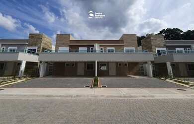 Imagem: A casa em condomínio possui 3 Dormitórios, 4 Banheiros, 3