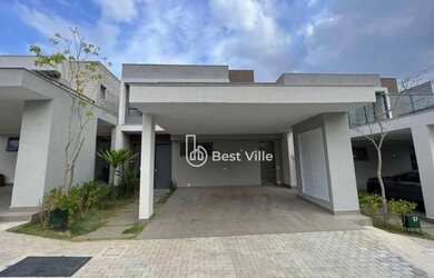 Imagem: A casa em condomínio possui 3 Dormitórios, 4 Banheiros, 2