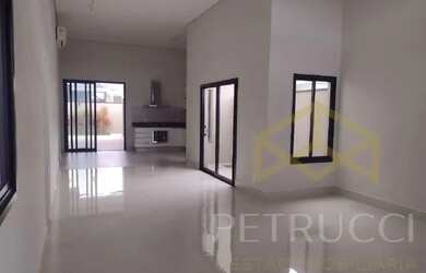 Imagem: A casa em condomínio possui 3 Dormitórios, 4 Banheiros, 2