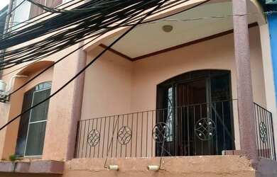 Imagem: A casa possui 3 Dormitórios, 1 Banheiro e está localizado