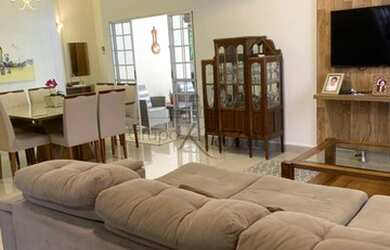 Imagem: A casa em condomínio possui 4 Dormitórios, 5 Banheiros, 2