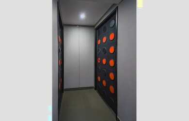 Imagem: O apartamento possui 1 Dormitório, 1 Banheiro, 2 Vagas na garagem