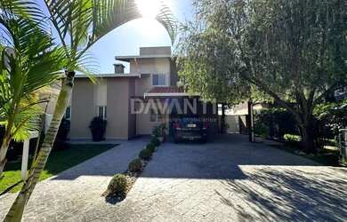 Imagem: A casa em condomínio possui 3 Dormitórios, 4 Banheiros, 2