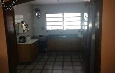 Imagem: A casa possui 4 Dormitórios, 3 Banheiros, 2 Vagas na garagem