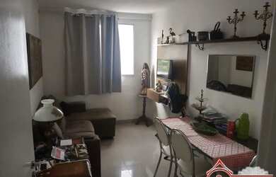 Imagem: O apartamento possui 2 Dormitórios, 1 Banheiro, 1 Vaga na garagem