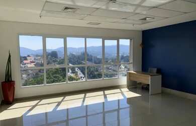 Imagem: O depósito possui 1 Vaga na garagem e 46m² de Área e está