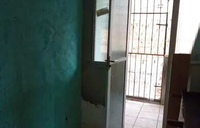 Imagem: A casa possui 1 Dormitório, 1 Banheiro e está localizado